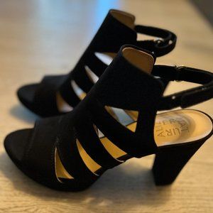 Naturalizer Size 9 High Heel Plush Black Sandals